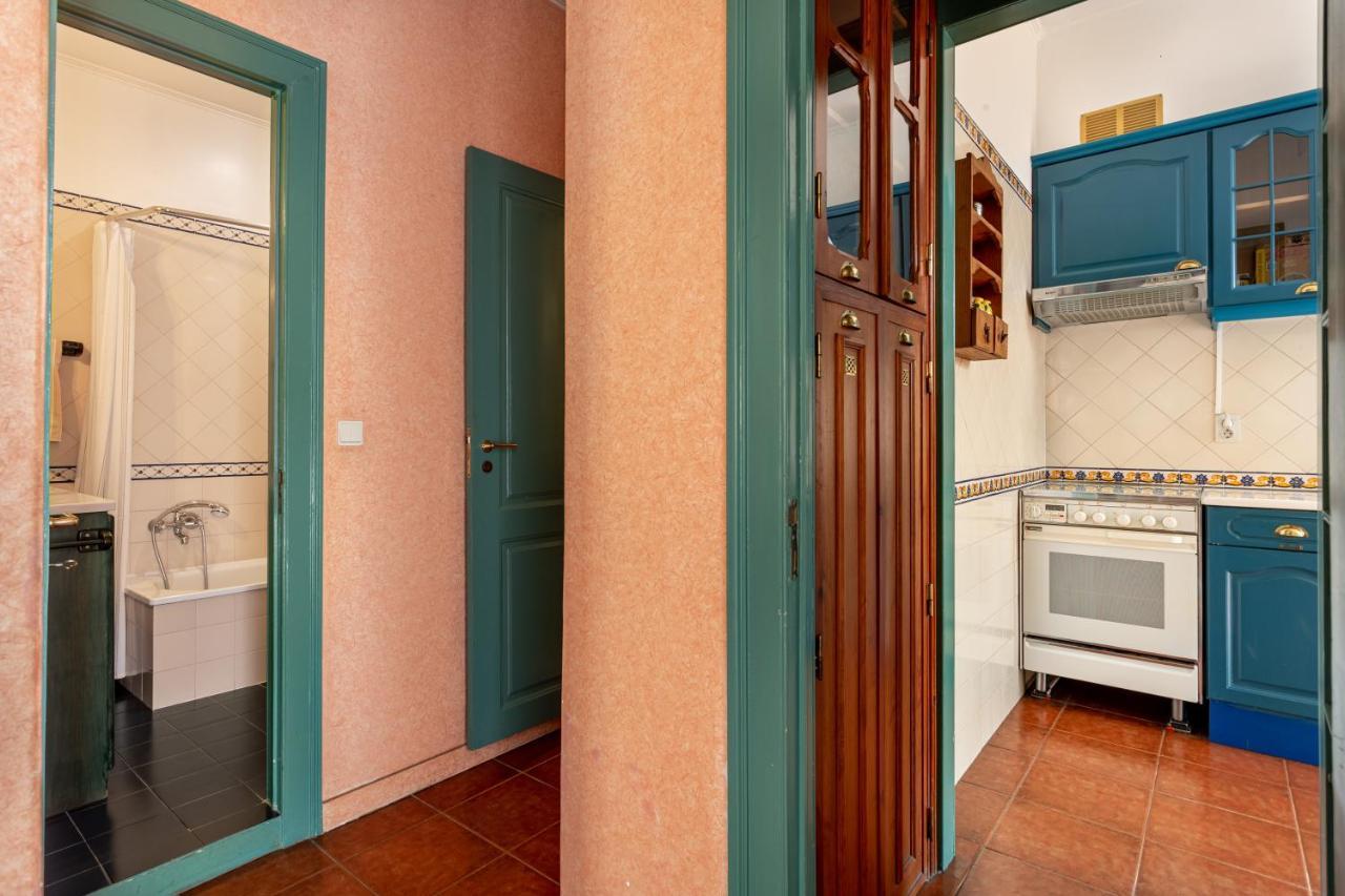Apartment Joivy Vibrant 3-bed With Balcony Lisbon
