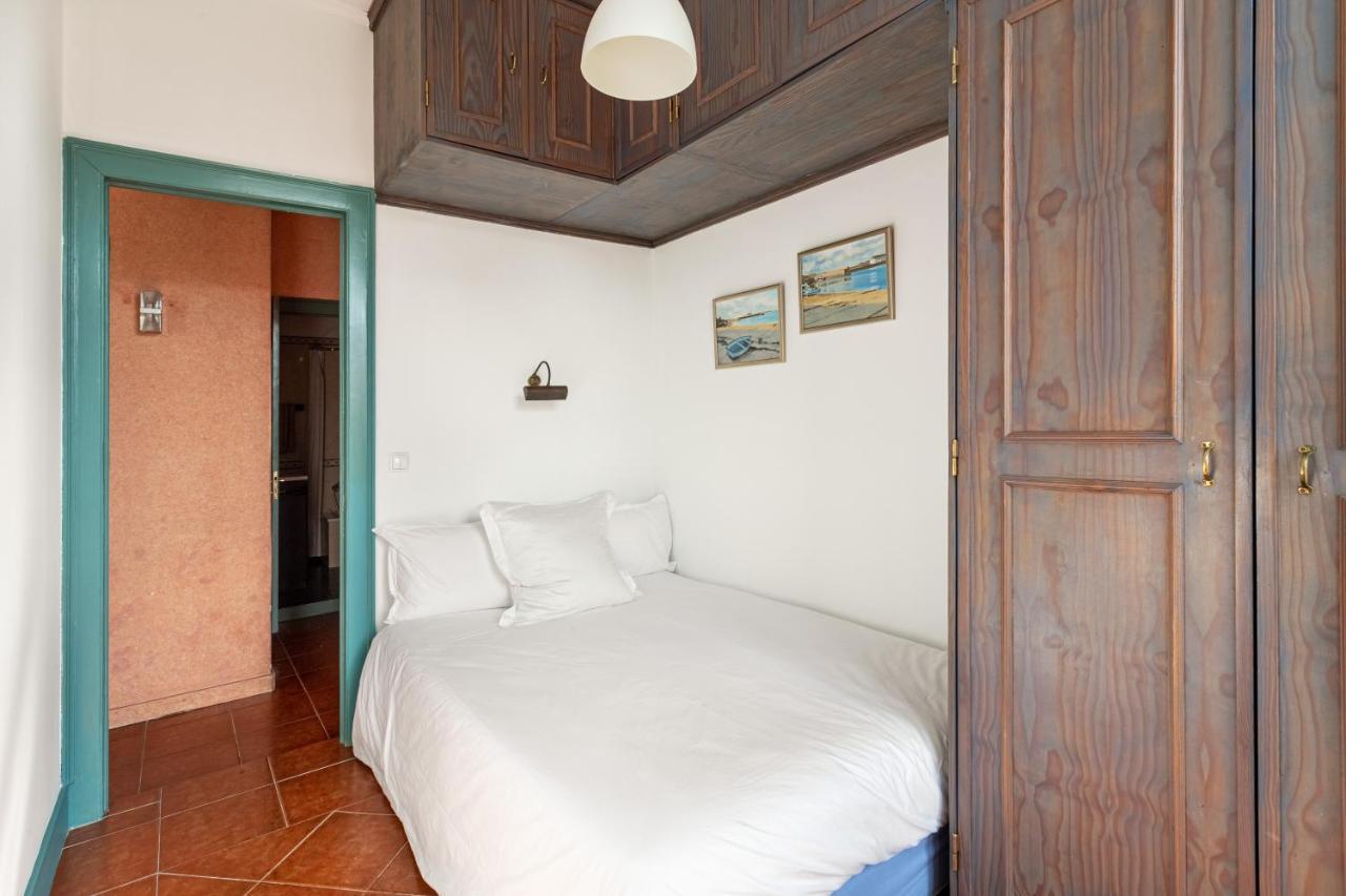Joivy Vibrant 3-bed With Balcony