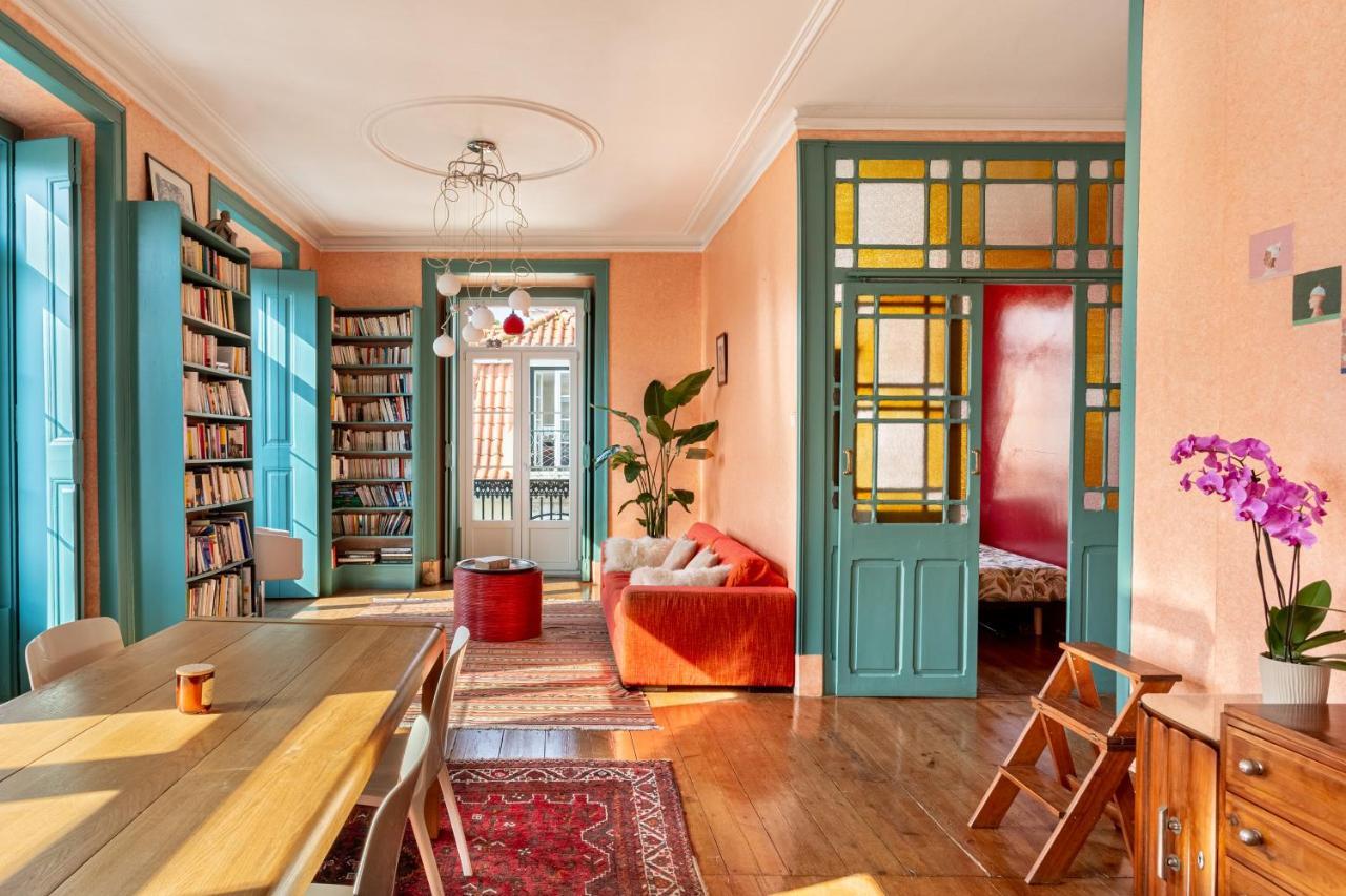 Joivy Vibrant 3-bed With Balcony * Lisbon